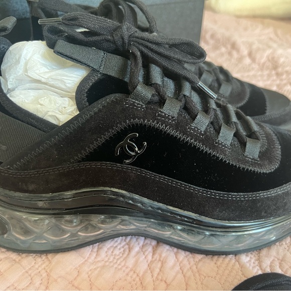 Chanel Sneakers in all black suede - Picture 4 of 9